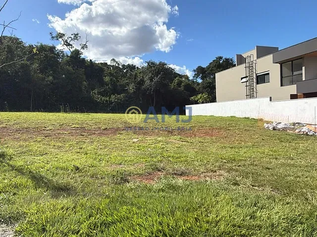 Terreno com 640m², à venda, no bairro Parque Cidade em Goiânia