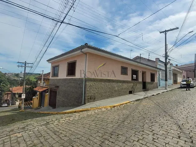Casa 2 quartos e 2 banheiros, à venda, no bairro Centro em Piracaia
