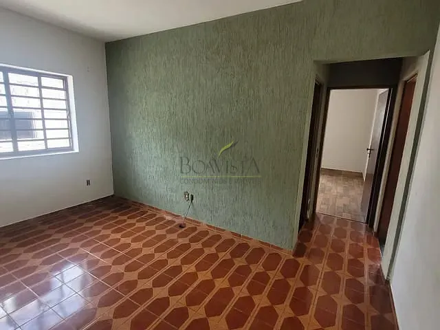 Casa 2 quartos e 2 banheiros, à venda, no bairro Centro em Piracaia