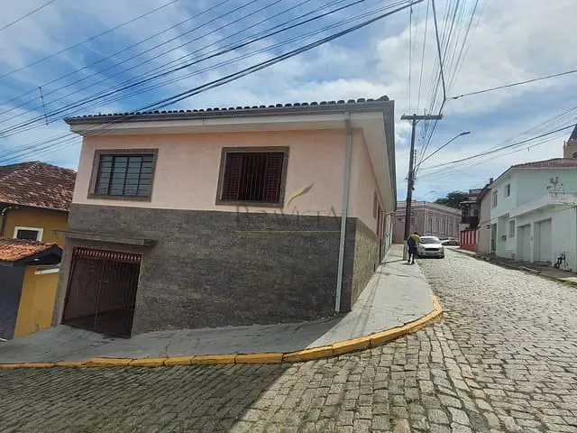 Casa 2 quartos e 2 banheiros, à venda, no bairro Centro em Piracaia