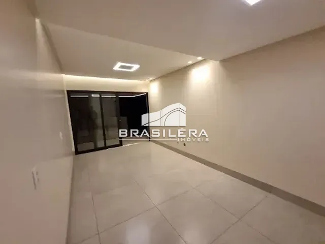 Casa com 326m² 3 quartos e 5 banheiros, à venda, no bairro Jardins Capri em Senador Canedo