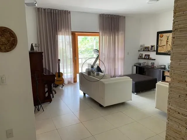 Casa com 300m² 3 quartos e 2 banheiros, à venda, no bairro Portal das Colinas em Guaratinguetá