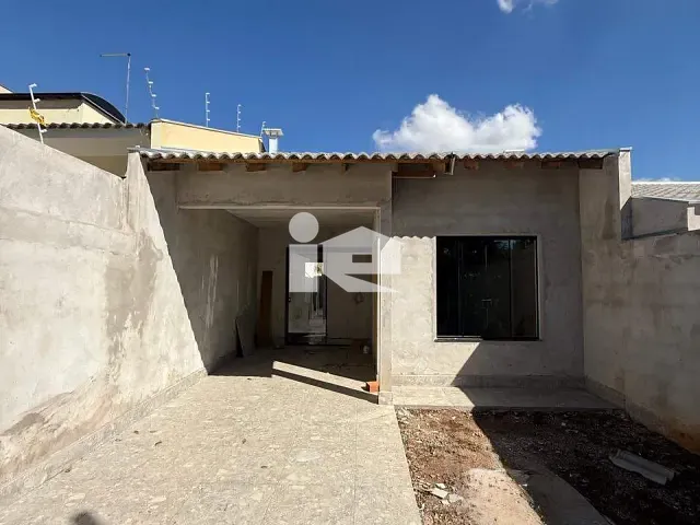 Casa com 150m² 3 quartos e 2 banheiros, à venda, no bairro Jardim Capricornio em Rolândia