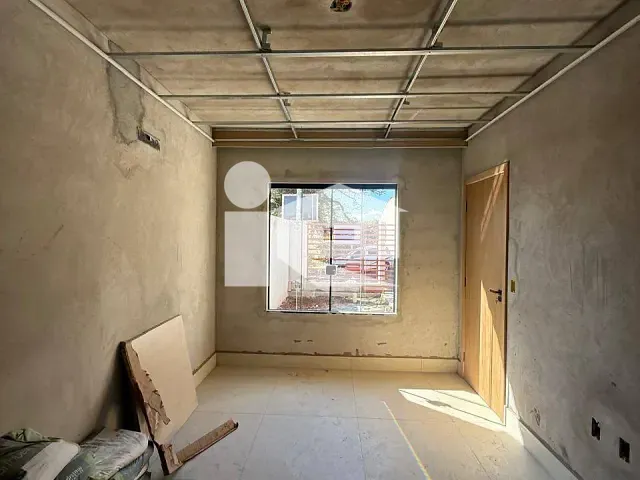 Casa com 150m² 3 quartos e 2 banheiros, à venda, no bairro Jardim Capricornio em Rolândia