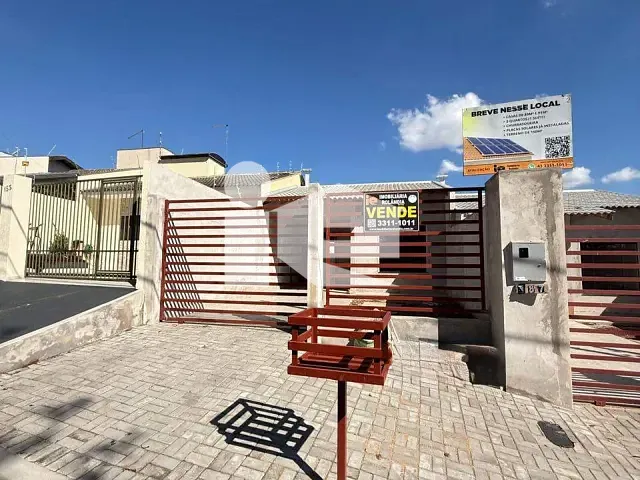 Casa com 150m² 3 quartos e 2 banheiros, à venda, no bairro Jardim Capricornio em Rolândia