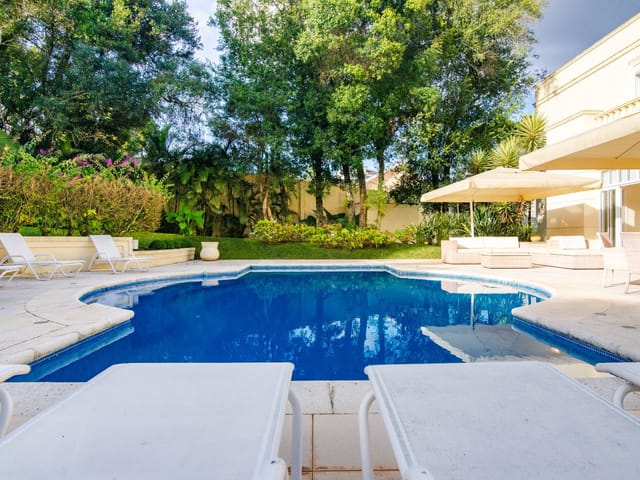 Casa com 1949m² 4 quartos e 6 banheiros, à venda, no bairro Campo Comprido em Curitiba