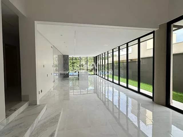 Casa com 587m² 3 quartos e 4 banheiros, à venda, no bairro Condomínio do Lago 1ª Etapa em Goiânia