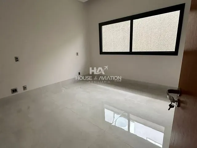 Casa com 587m² 3 quartos e 4 banheiros, à venda, no bairro Condomínio do Lago 1ª Etapa em Goiânia