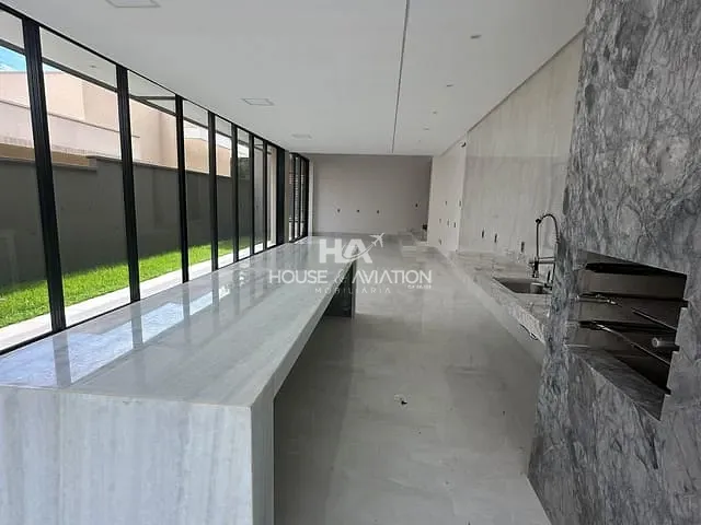 Casa com 587m² 3 quartos e 4 banheiros, à venda, no bairro Condomínio do Lago 1ª Etapa em Goiânia