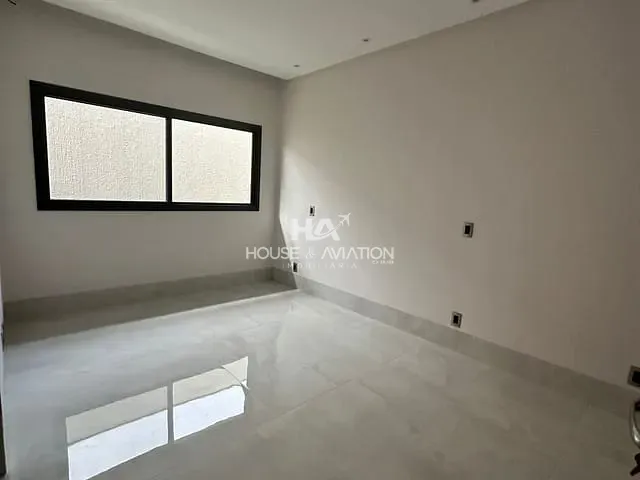 Casa com 587m² 3 quartos e 4 banheiros, à venda, no bairro Condomínio do Lago 1ª Etapa em Goiânia