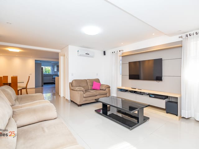 Casa com 276m² 4 quartos e 7 banheiros, à venda, no bairro Campo Comprido em Curitiba
