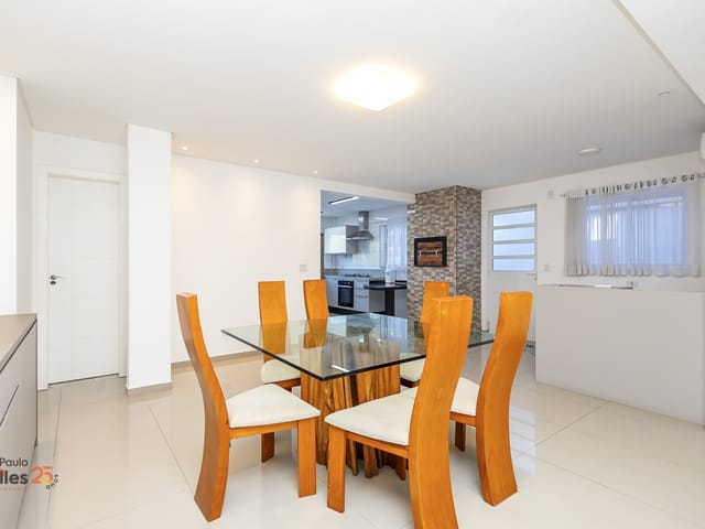 Casa com 276m² 4 quartos e 7 banheiros, à venda, no bairro Campo Comprido em Curitiba