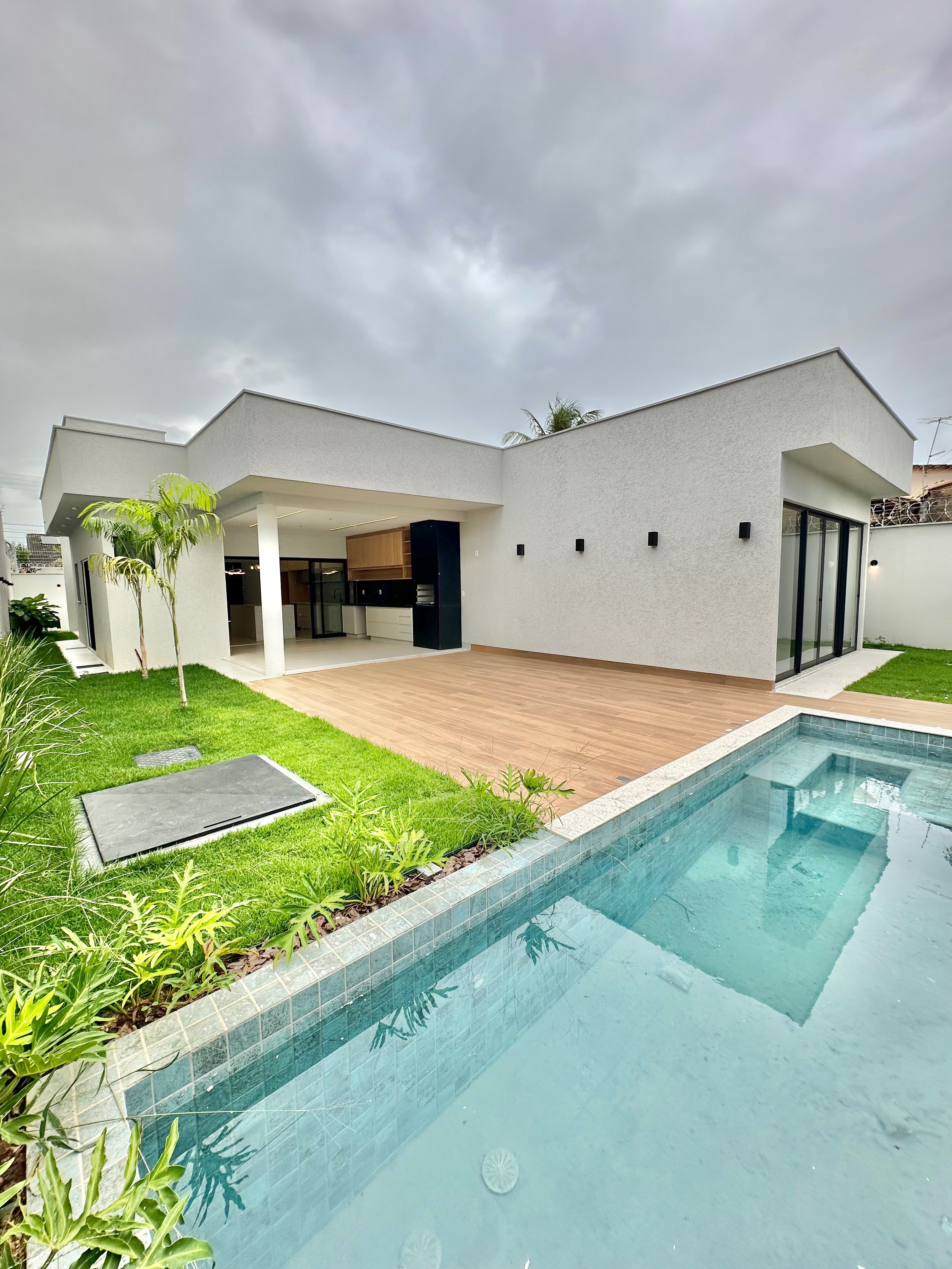 Casa à venda com 420m² de lote e 200m² de construção, 3 suítes sendo 1 com closet no  Jardim Atlântico, Goiânia, GO