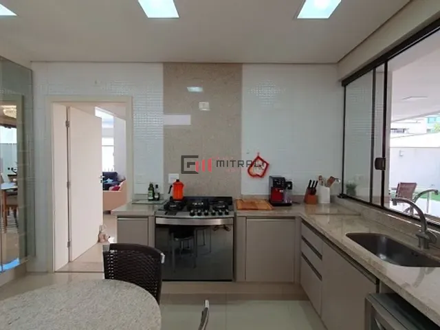 Casa com 364m² 3 quartos e 5 banheiros, à venda, no bairro Vivendas do Arvoredo em Londrina