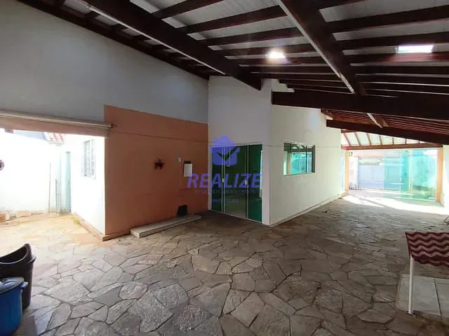 Casa com 200m² 3 quartos e 2 banheiros, à venda, no bairro Conjunto Habitacional Humberto Popolo em Botucatu