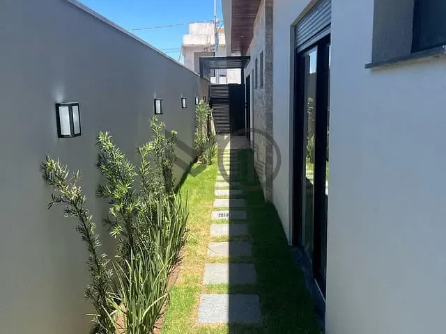 Casa com 300m² 3 quartos e 4 banheiros, à venda, no bairro Condomínio Belvedere em Cuiabá