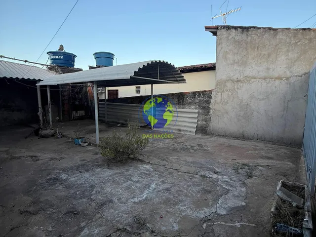 Casa 2 quartos e 1 banheiro, à venda, no bairro Areão em Cuiabá
