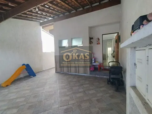 Casa com 300m² 4 quartos e 3 banheiros, à venda, no bairro Vila Urupês em Suzano