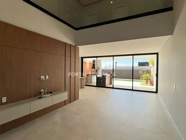 Casa 3 quartos e 4 banheiros, à venda, no bairro Condomínio Residencial Euroville II em Bragança Paulista