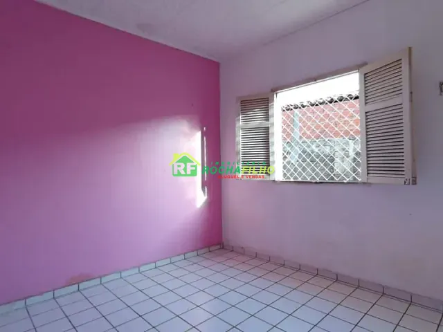 Casa com 200m² 3 quartos e 1 banheiro, à venda ou para alugar, no bairro Bela Vista em Teresina