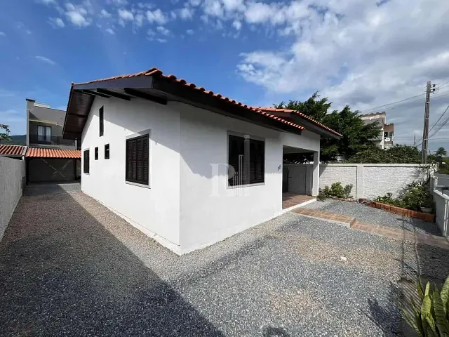 Casa com 300m² 4 quartos e 4 banheiros, à venda, no bairro Jardim Dourado em Porto Belo