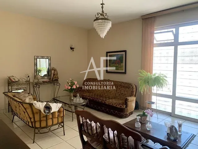 Casa com 378m² 3 quartos e 3 banheiros, à venda, no bairro Centro em Pindamonhangaba