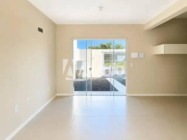 Casa com 100m² 2 quartos e 2 banheiros, à venda, no bairro Rio do Meio em Itajaí