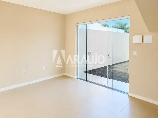 Casa com 100m² 2 quartos e 2 banheiros, à venda, no bairro Rio do Meio em Itajaí