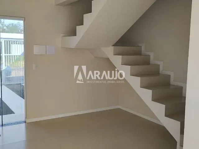 Casa com 100m² 2 quartos e 1 banheiro, à venda, no bairro Rio do Meio em Itajaí