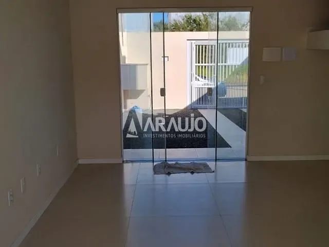 Casa com 100m² 2 quartos e 1 banheiro, à venda, no bairro Rio do Meio em Itajaí