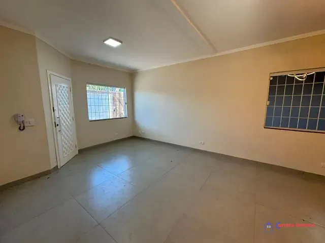Casa 3 quartos e 2 banheiros, à venda, no bairro Ipê em Três Lagoas