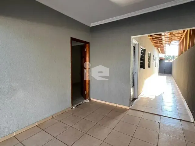 Casa com 150m² 3 quartos e 1 banheiro, à venda, no bairro Cidade Verde em Rolândia