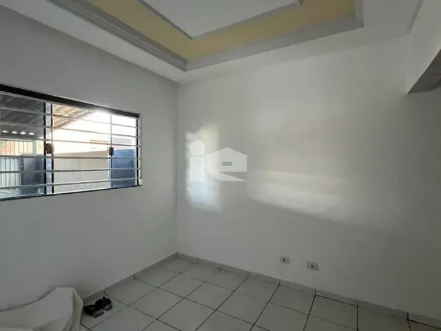 Casa com 150m² 3 quartos e 1 banheiro, à venda, no bairro Cidade Verde em Rolândia