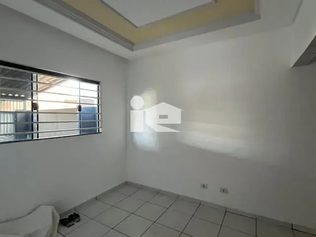 Casa com 150m² 3 quartos e 1 banheiro, à venda, no bairro Cidade Verde em Rolândia