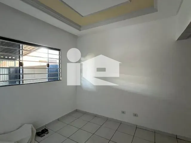 Casa com 150m² 3 quartos e 1 banheiro, à venda, no bairro Cidade Verde em Rolândia