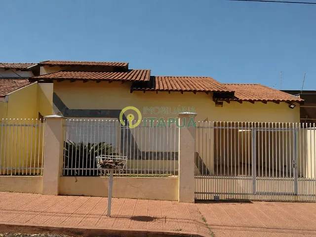 Casa com 360m² 3 quartos e 2 banheiros, à venda, no bairro Coliseu em Londrina