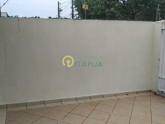 Casa com 360m² 3 quartos e 2 banheiros, à venda, no bairro Coliseu em Londrina