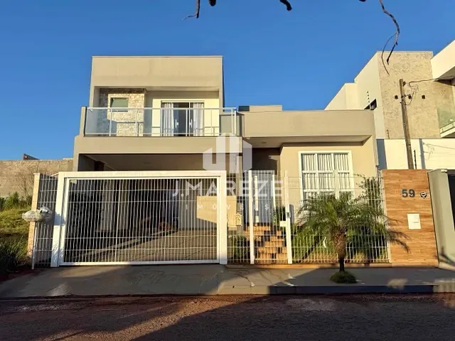 Casa com 360m² 4 quartos e 2 banheiros, à venda, no bairro Loteamento Residencial Cazarin em Apucarana