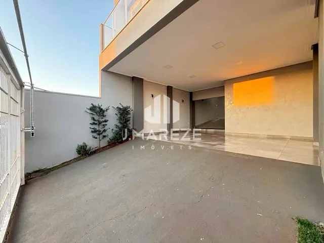 Casa com 360m² 4 quartos e 2 banheiros, à venda, no bairro Loteamento Residencial Cazarin em Apucarana
