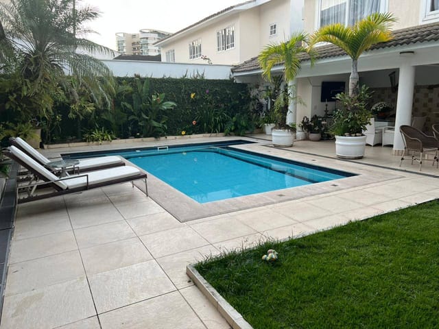 Casa com 500m² 4 quartos e 7 banheiros, à venda, no bairro Barra da Tijuca em Rio de Janeiro