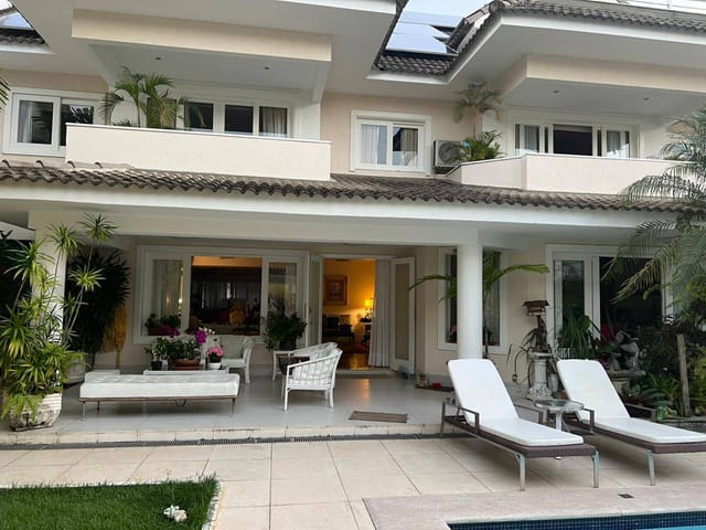 Casa com 500m² 4 quartos e 7 banheiros, à venda, no bairro Barra da Tijuca em Rio de Janeiro