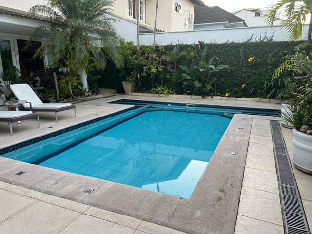 Casa com 500m² 4 quartos e 7 banheiros, à venda, no bairro Barra da Tijuca em Rio de Janeiro
