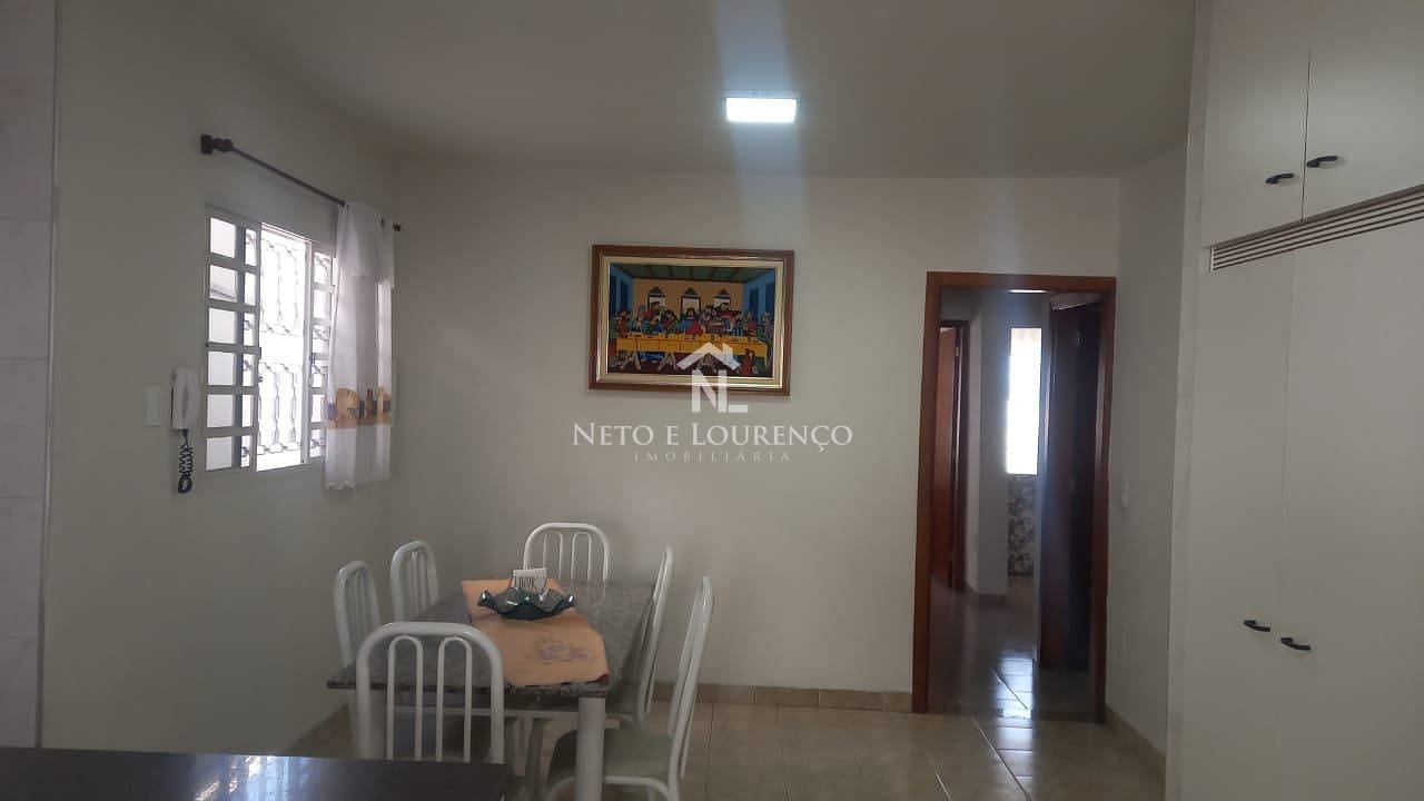 Casa à venda com 3 quartos, 200m² - Foto 9