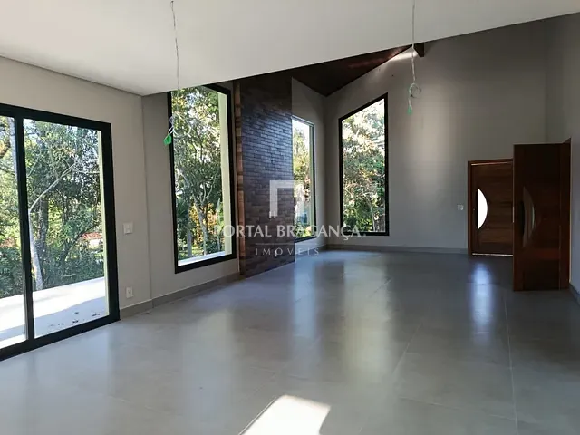 Casa 3 quartos e 4 banheiros, à venda, no bairro Condomínio Jardim das Palmeiras em Bragança Paulista