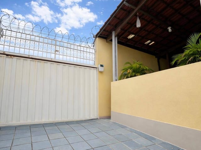 Casa 4 quartos e 2 banheiros, à venda, no bairro Canaã em Belo Horizonte