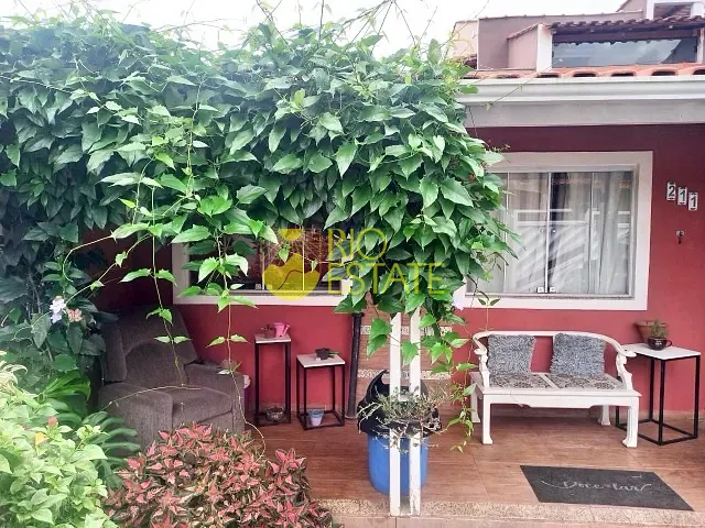 Casa com 150m² 2 quartos e 3 banheiros, à venda, no bairro Casa de Pedra em Volta Redonda