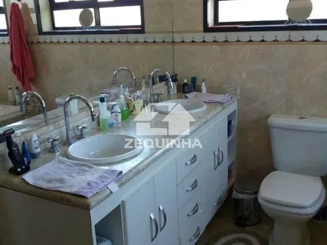 Casa com 420m² 4 quartos e 4 banheiros, à venda, no bairro City Bussocaba em Osasco