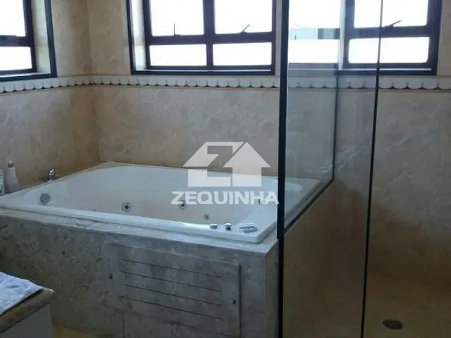 Casa com 420m² 4 quartos e 4 banheiros, à venda, no bairro City Bussocaba em Osasco