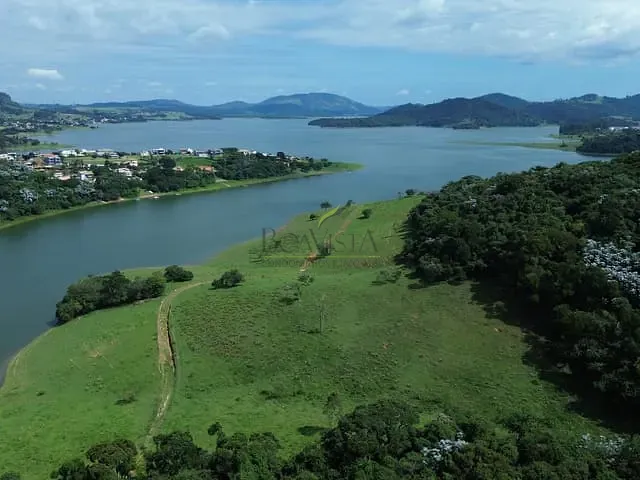 Casa 2 quartos e 2 banheiros, à venda, no bairro Sete Pontes em Piracaia