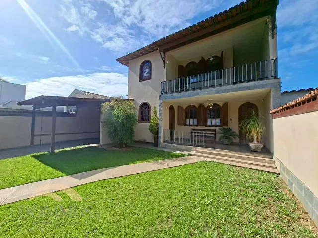 Casa 4 quartos e 3 banheiros, à venda, no bairro Cariru em Ipatinga